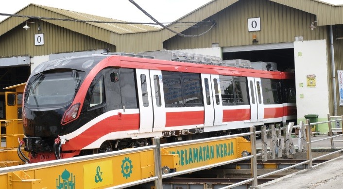 Kereta Api Buatan Indonesia Lebih Murah dari China Diborong 8 Negara, tapi Kok Masih Impor