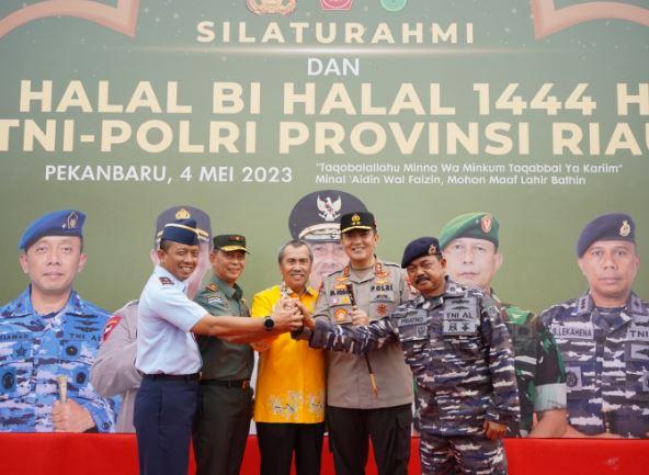 Perkuat Sinergitas, Kapolda Riau: TNI-Polri Harus Solid Jamin Stabilitas Negara