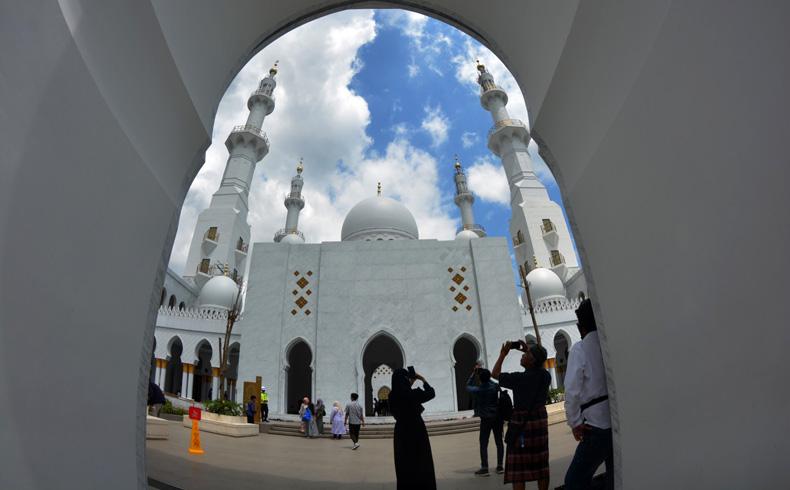 4 Juta Wisatawan Kunjungi Jateng saat Libur Lebaran, Masjid Sheikh Zayed Solo Paling Ramai