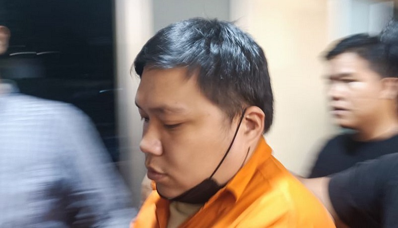 Koboi Jalanan Pelat Dinas Polisi Palsu Emosi karena Tak Terima Lajurnya Diserobot