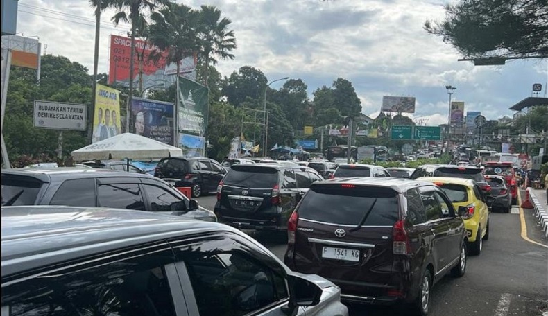 Polisi Prediksi Kepadatan di Jalur Puncak Bogor Berakhir 17 Juli