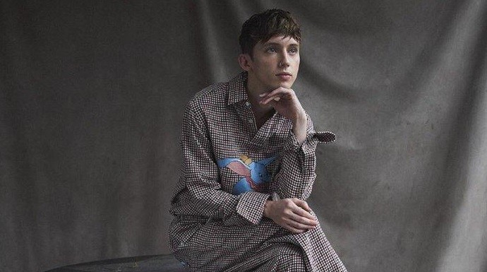 Lirik Lagu Youth-Troye Sivan dan Terjemahan, Kisah Viral Tentang Masa Muda Menyenangkan
