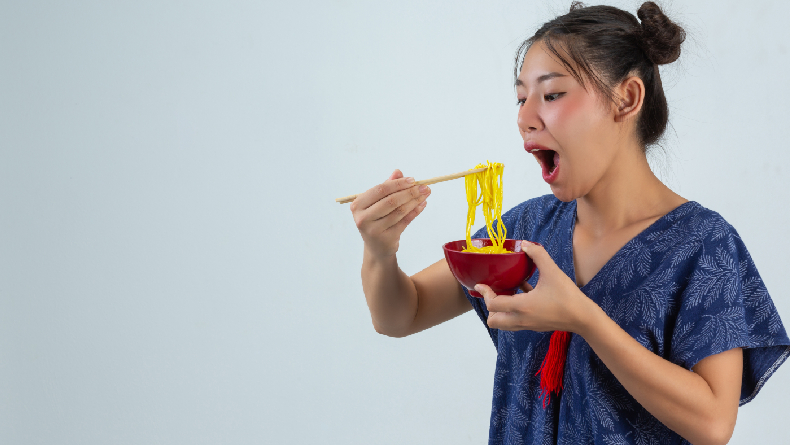 Hadits Larangan Makan dan Minum Sambil Berdiri