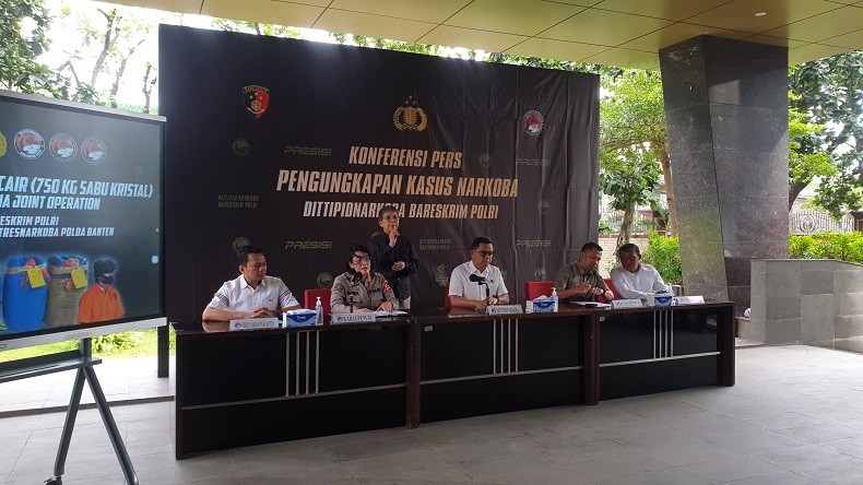Bareskrim Bongkar Peredaran Sabu Cair 264 Kg, Modus Disamarkan seperti Bensin 