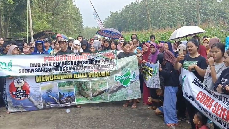 Ratusan Warga Pemalang Protes Pembuangan Sampah, Bikin Anak Mudah Kena Diare