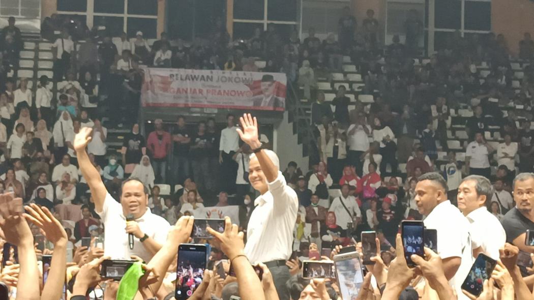 Ganjar Bertemu Relawan Jokowi di Senayan: Hari Ini Kita Mulai Langkah Bersama