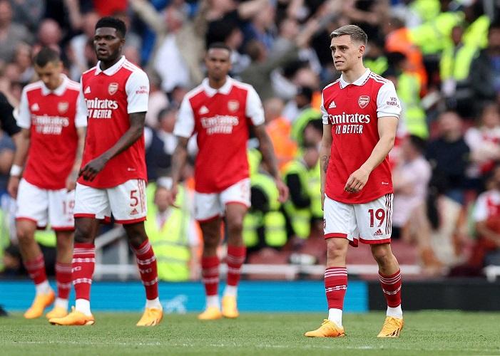 Hasil Lengkap Liga Inggris Semalam: Arsenal Keok, Man City Selangkah Lagi Juara 