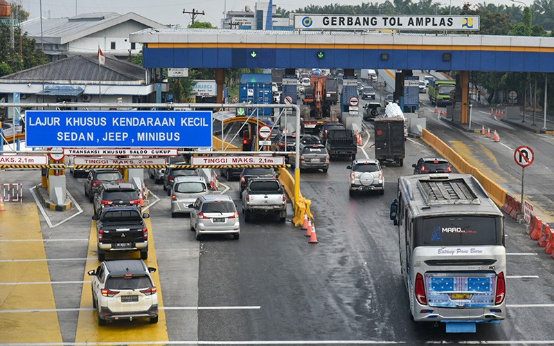 Sejumlah Tol di Luar Jawa Alami Peningkatan Arus Kendaraan saat Libur Natal