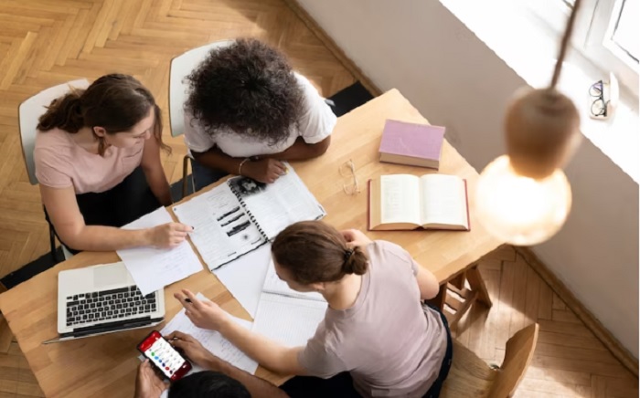5 Contoh Teks Negosiasi Orientasi Beserta Strukturnya