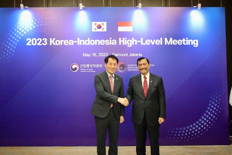 Luhut Bertemu Wakil Menteri Perdagangan Korsel, Bahas Kerja Sama Rumput Laut hingga Kendaraan Listrik