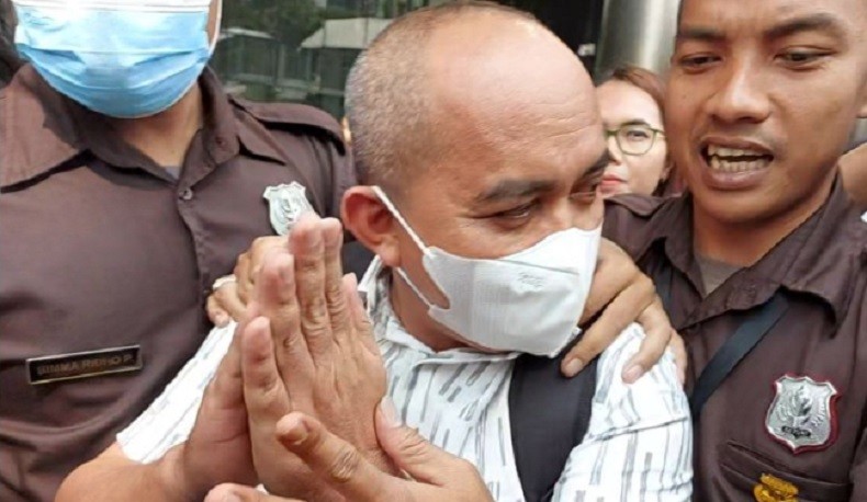 Usai Diperiksa KPK 5 Jam, Wali Kota Pangkalpinang Maulan Aklil Pilih Diam