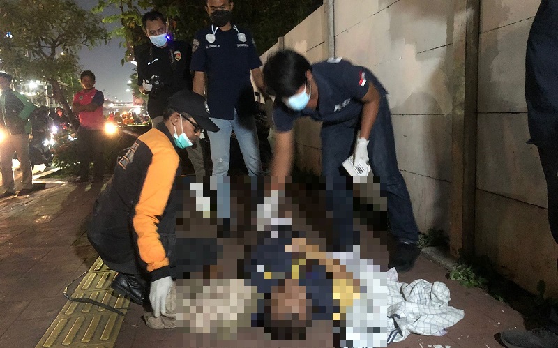 Pengemudi Ojek Meninggal di Palmerah saat Bawa Penumpang, Diduga Kelelahan karena Macet