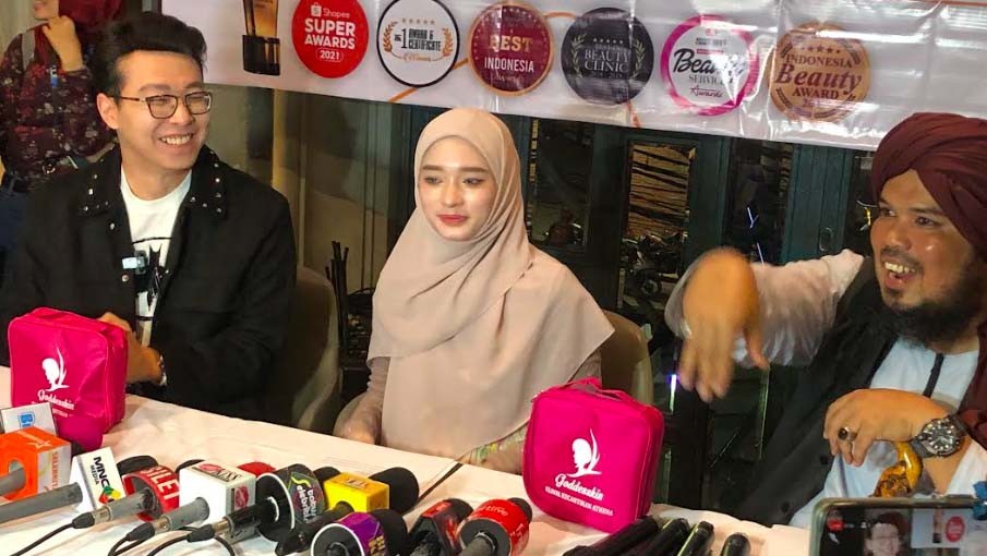 Digugat Cerai Virgoun, Inara Rusli Putuskan Lepas Cadar: Bismillah Aku Buka karena Allah