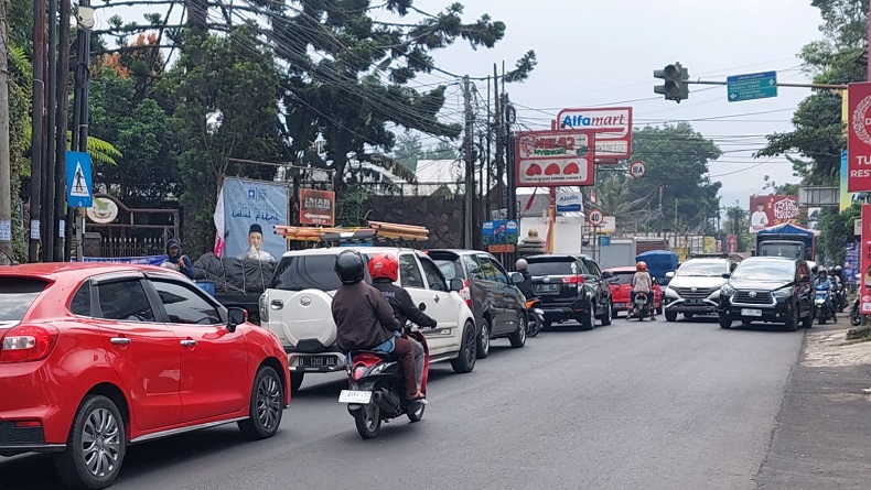 Longweekend, Volume Kendaraan di Kawasan Wisata Lembang KBB Naik
