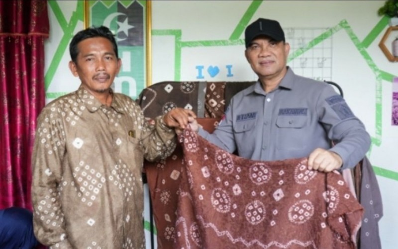 Kemenkumham Sumsel Serahkan 13 Sertifikat KIK, Pindang Meranjat hingga Bekasam