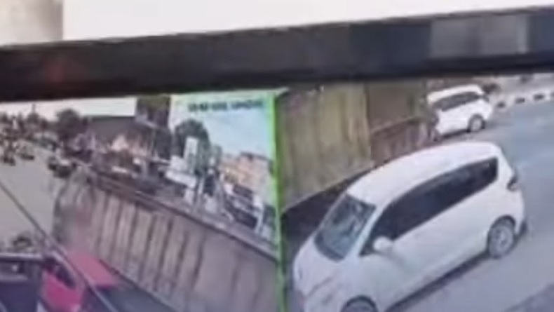 Rem Blong, Truk Melaju Kencang Hantam Kendaraan di Simpang 3 Geluran