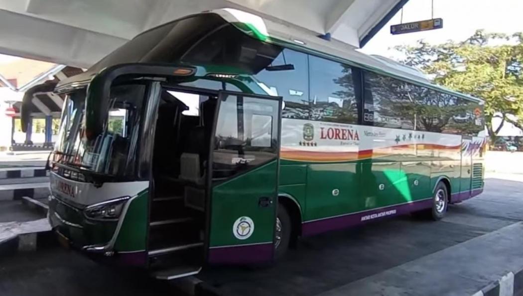 Bus Lorena Rute Jakarta-Denpasar, Tampil Lebih Segar dengan Bodi Legacy SR2 dari Karoseri Laksana
