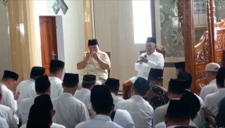 Prabowo Disambut Antusias Ribuan Santri Ponpes Amanatul Ummah Mojokerto