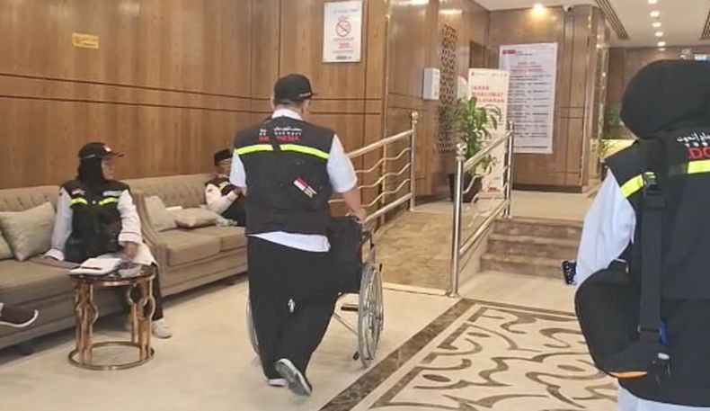 Petugas Haji Fokus Layani Jemaah Lansia di Tanah Suci