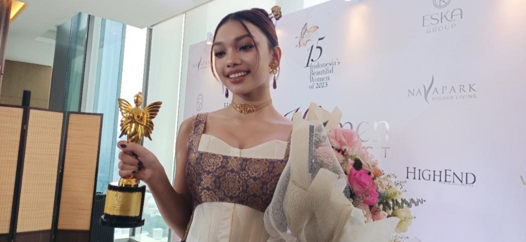 Dapat Penghargaan IBW 2023, Naura Ayu:  Aku Persembahkan untuk Ibunda