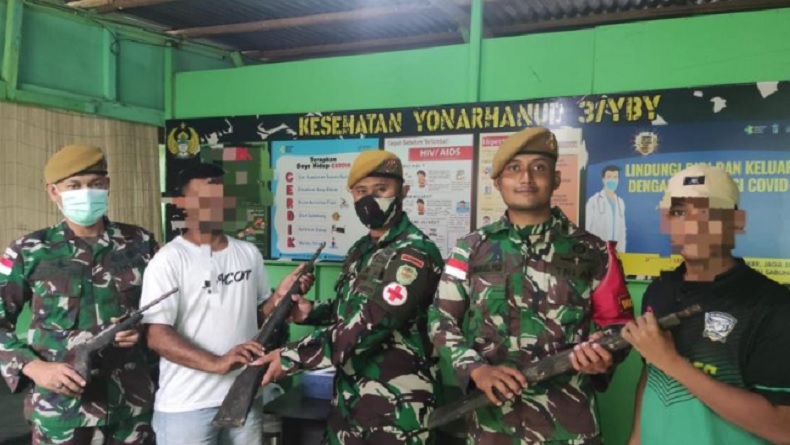 Warga Malut Beramai-ramai Serahkan Senpi ke TNI, Ada 89 Pucuk
