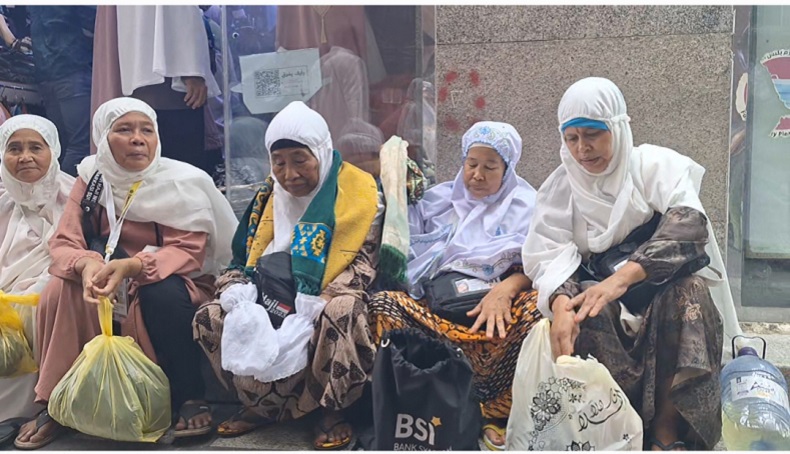 Jemaah Indonesia Mulai Berburu Oleh-oleh di Madinah, Beli Parfum hingga Baju