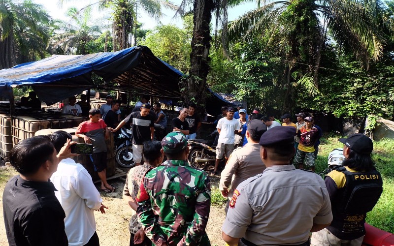 Tim Gabungan Tutup Tambang Minyak Ilegal di Keluang Muba, Warga Minta Solusi