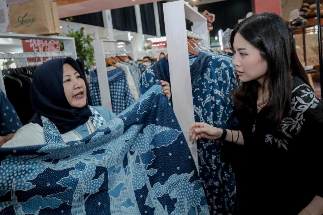 Wamenparekraf Angela Tanoesoedibjo: Batik Jadi Identitas Bangsa & Alat Diplomasi Budaya