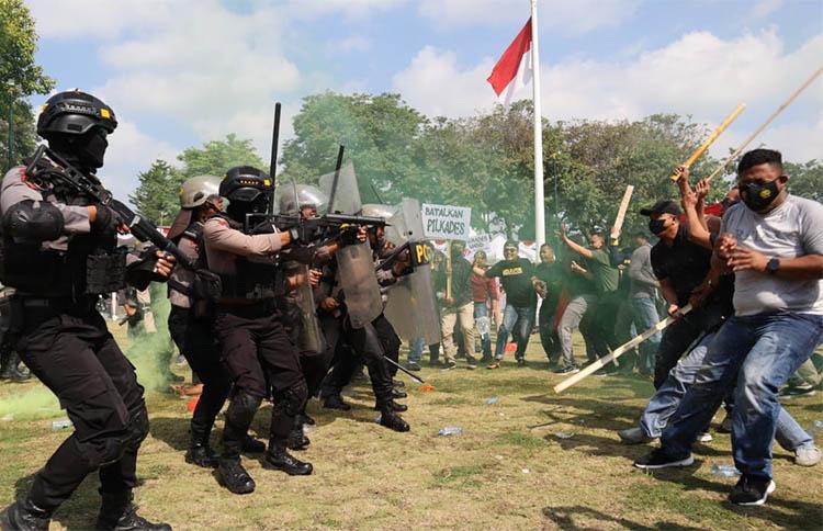 Sukseskan Pilkades 2023, Polres Klaten Gelar Simulasi Penanganan Kerusuhan