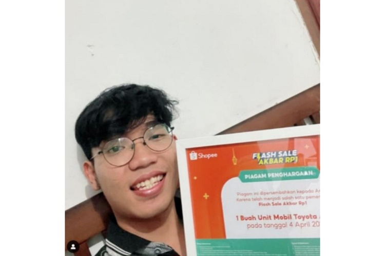 Usai Viral di Medsos, Pria Asal Cimahi Resmi Terima Mobil Rp1 dari Flash Sale Rp1 Shopee