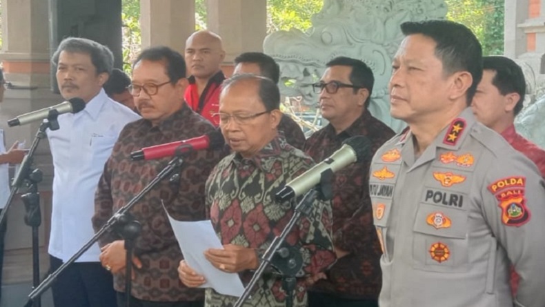 Gubernur Koster Rapat Bahas Ulah Bule di Bali, 4 Bupati Tak Hadir