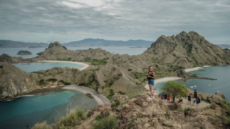 Kemenpar Bagi-Bagi Paket Wisata Libur Nataru 2025, Banyak Diskon Tiket Pesawat!