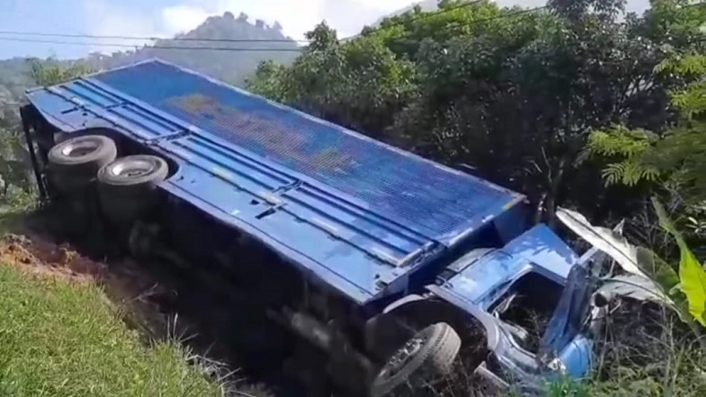 Kecelakaan di Tasikmalaya Hari Ini, Truk Saus Masuk Jurang Jalur Gentong