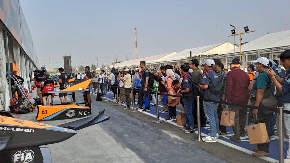 Penyelenggara Ajak Penggemar Formula E Kunjungi Paddock dan Saksikan Latihan Bebas