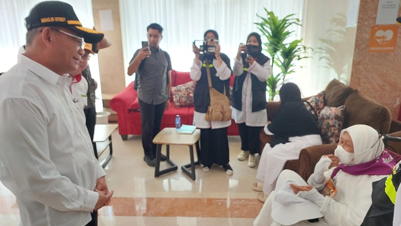 Pantau Fasilitas di Makkah, Menko PMK Sebut Pelayanan Haji Tahun Ini Bagus