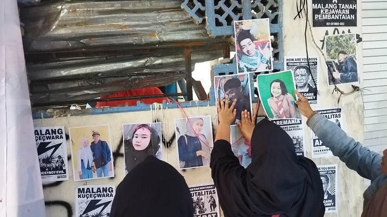 Datangi TKP, Keluarga Korban Tragedi Kanjuruhan Tolak Pembongkaran Stadion
