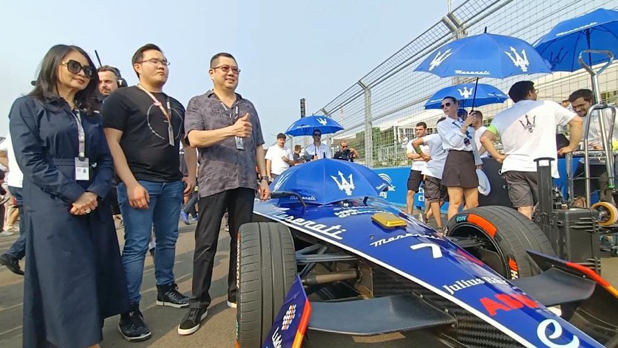 Hadir Bersama Keluarga, Hary Tanoesoedibjo Bangga Formula E Bisa Digelar di Jakarta