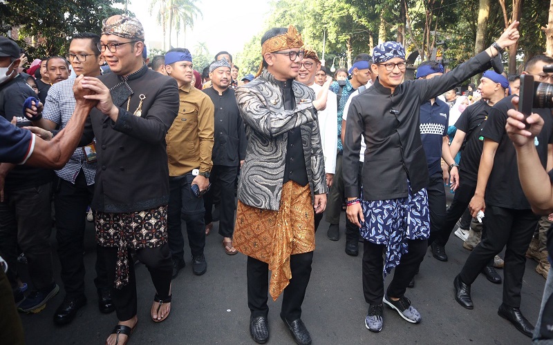 Sandiaga Uno Hadiri Pawai Hari Jadi ke-541 Bogor: 20 Persen Wisatawan Jabar ke Sini