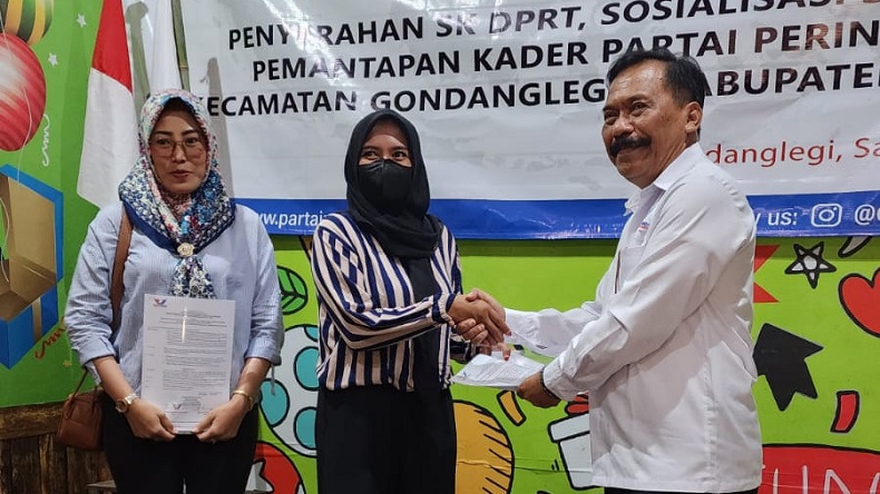 Lantik Pengurus DPRt di Gondanglegi, Ini Pesan Ketua DPD Partai Perindo Malang
