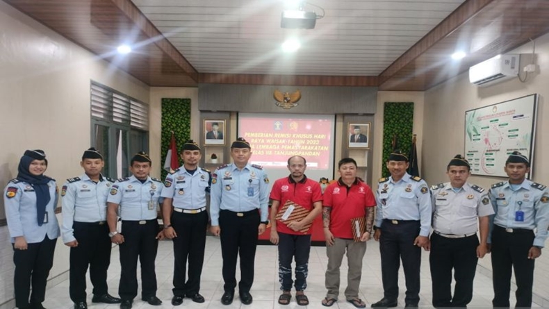 Peringati Hari Raya Waisak, 38 Napi Beragama Budha di Lapas Babel Terima Remisi