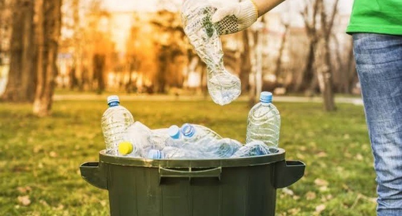 Cara Unik Kelola Sampah Plastik Jadi Produk Bermanfaat, Salah Satunya Dibuat Rompi 