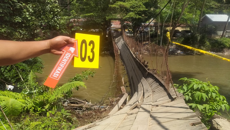Jembatan Aek Sijorni Tapsel Rusak Nyaris Putus, Warga Diminta Tak Nekat Melintas