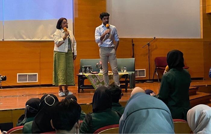 Momen Reza Rahadian Isi Kuliah di UNJ, Bahas Apa Ya?