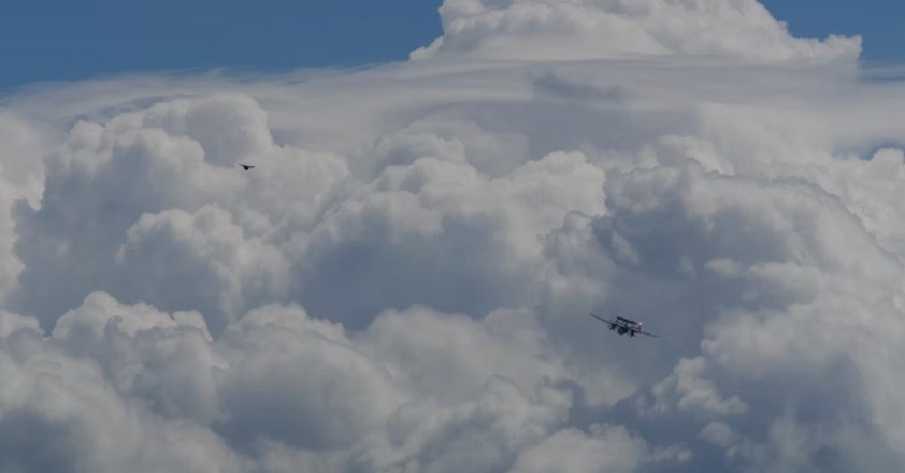 Kisah Mengerikan Orang yang Selamat dari Awan Cumulonimbus, Terombang-ambing di Langit Selama 40 Menit