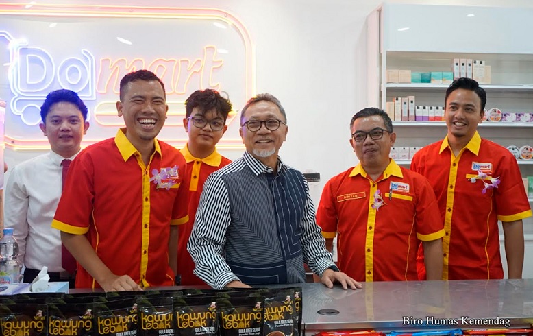 Mendag Resmikan Minimarket di Malaysia yang Jual 100 Persen Produk Indonesia