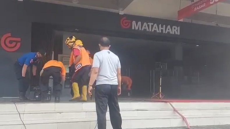 Matahari Tasikmalaya Terbakar, Diduga akibat Korsleting Listrik di Gudang Sepatu