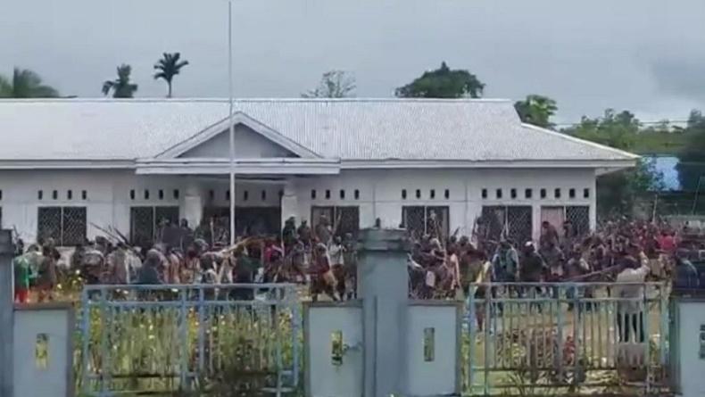 Perang Suku di Nabire, Polisi: Pelaku Pembakaran Rumah Warga Akan Ditindak Tegas