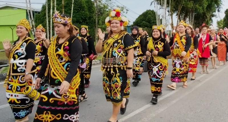 Mengintip Kemeriahan Gawai Dayak 2023, Ada Ritual hingga Parade Suku Dayak