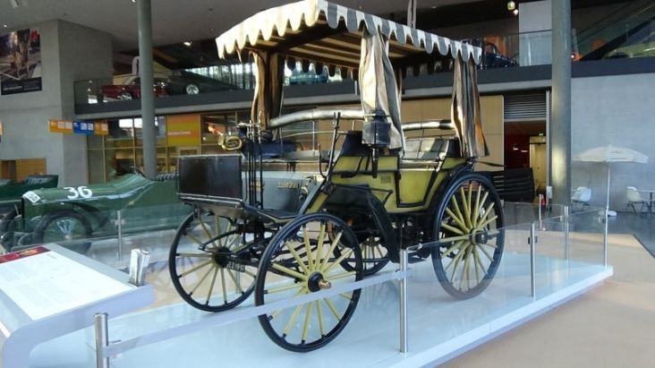 Ini Mobil Pertama di Indonesia, Tak Pakai Kuda Disangka Kereta Setan