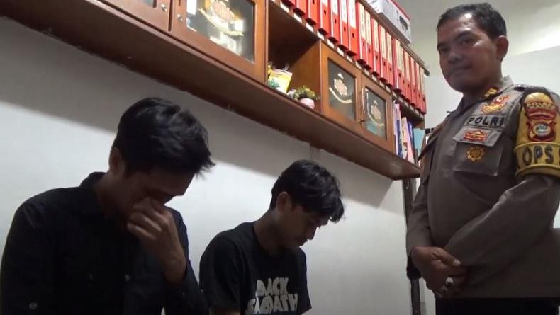 Kakak Adik di Maros Keroyok Ketua RT, Tertunduk Lesu saat Ditangkap Polisi